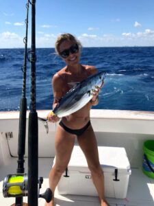 How Much Does A Fishing Charter Cost? With 11 Examples – Fish Investigator